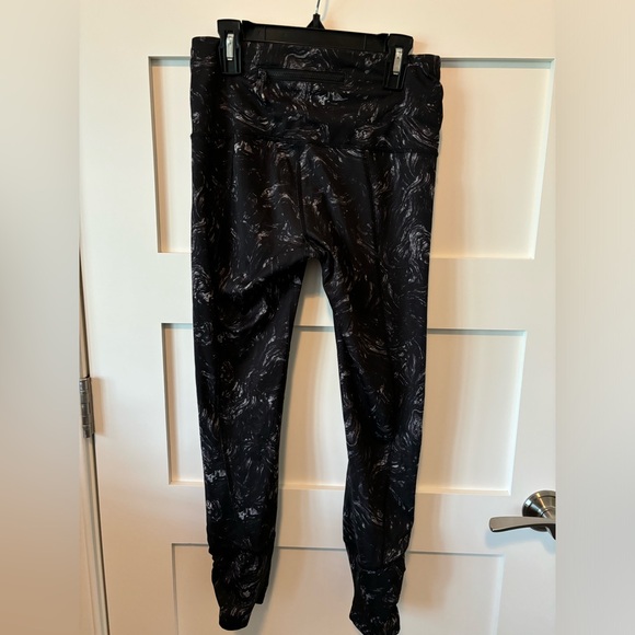 Lululemon cropped running leggings size 4 - Picture 2 of 6
